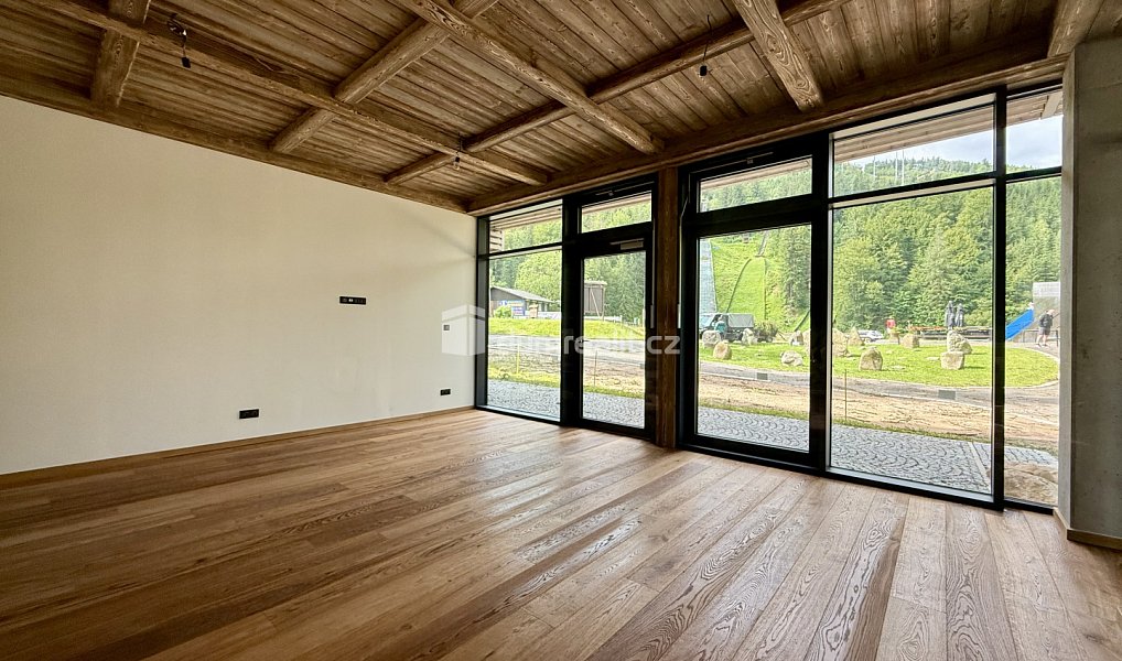 Pronájem obchodních prostor 45 m², Harrachov – náhled fotky 2