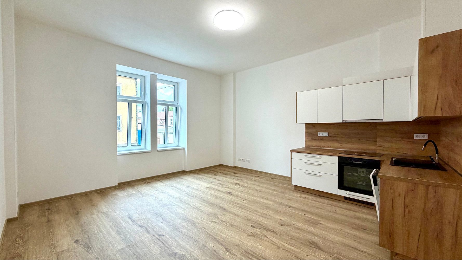 Pronájem bytu 2+kk 64 m² – fotografie 4