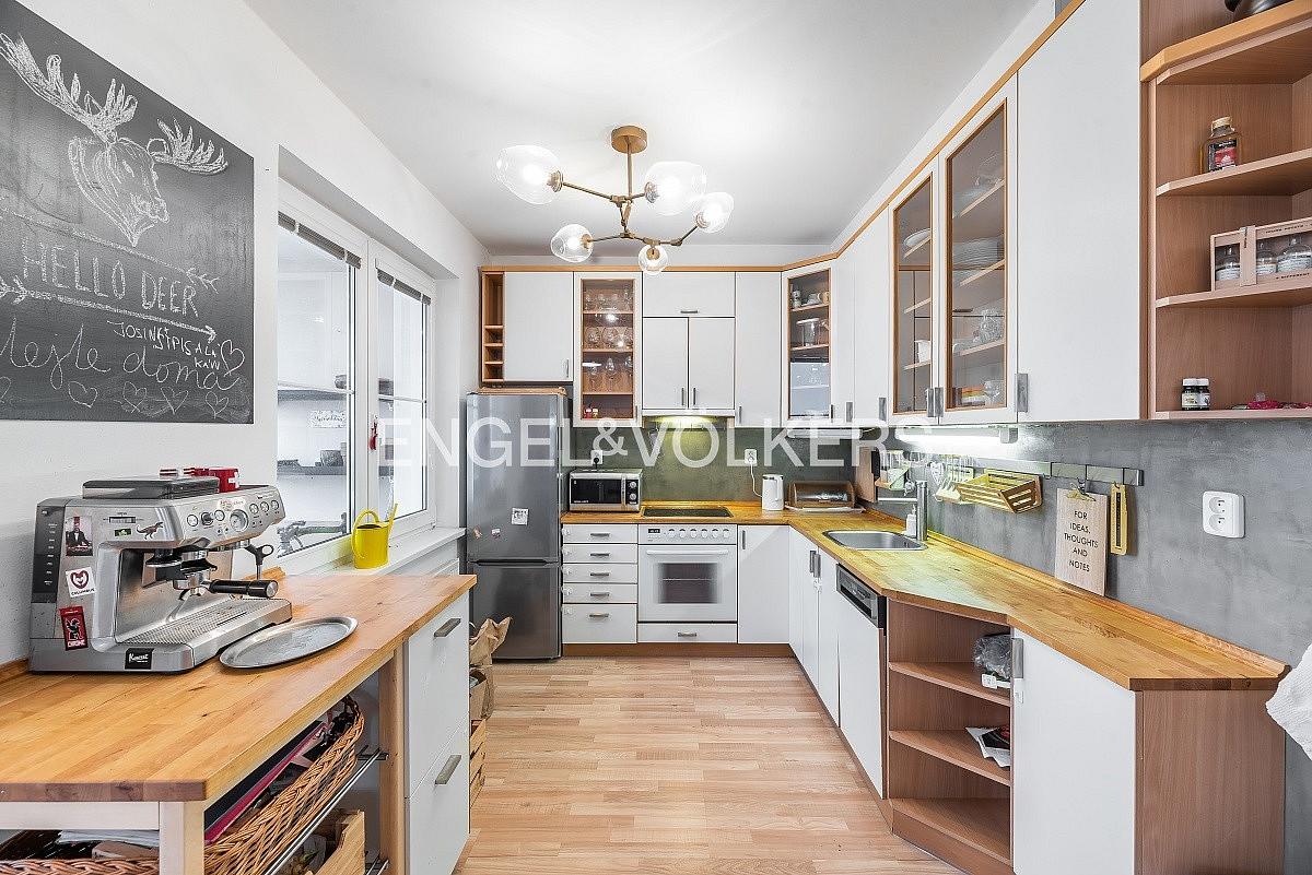 Pronájem bytu 3+kk 93 m² – pohled 5