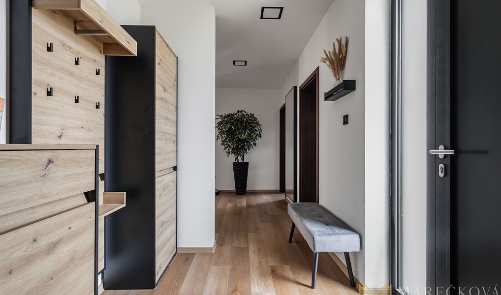 Prodej domu 178 m² s pozemkem 808 m², Brnířov – náhled fotky 5