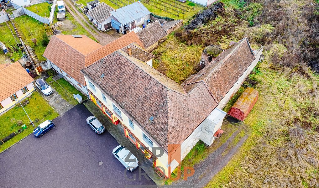 Prodej obchodních prostor 470 m², Šatov – náhled fotky 2
