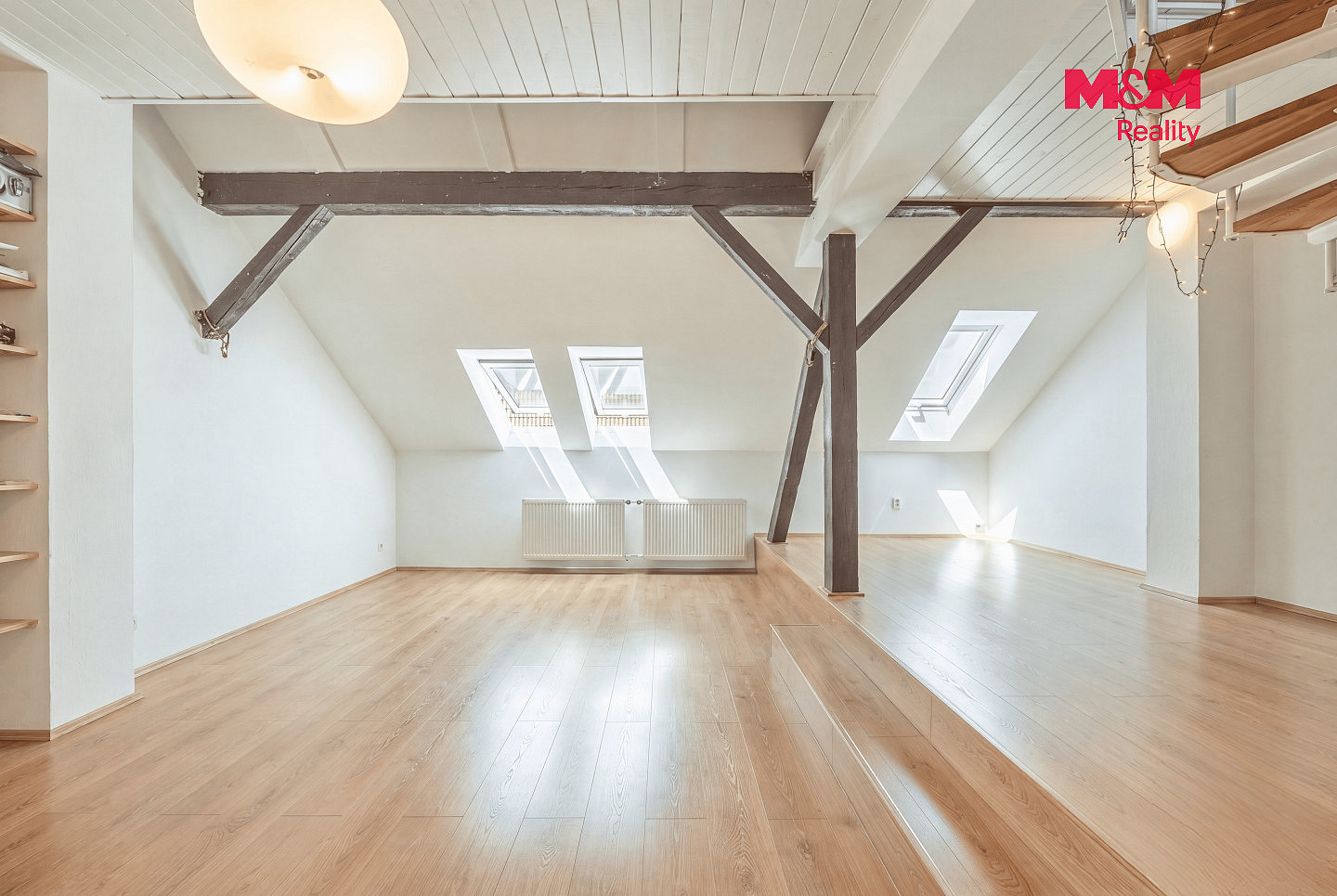 Pronájem bytu 1+1 88 m² — photo 2