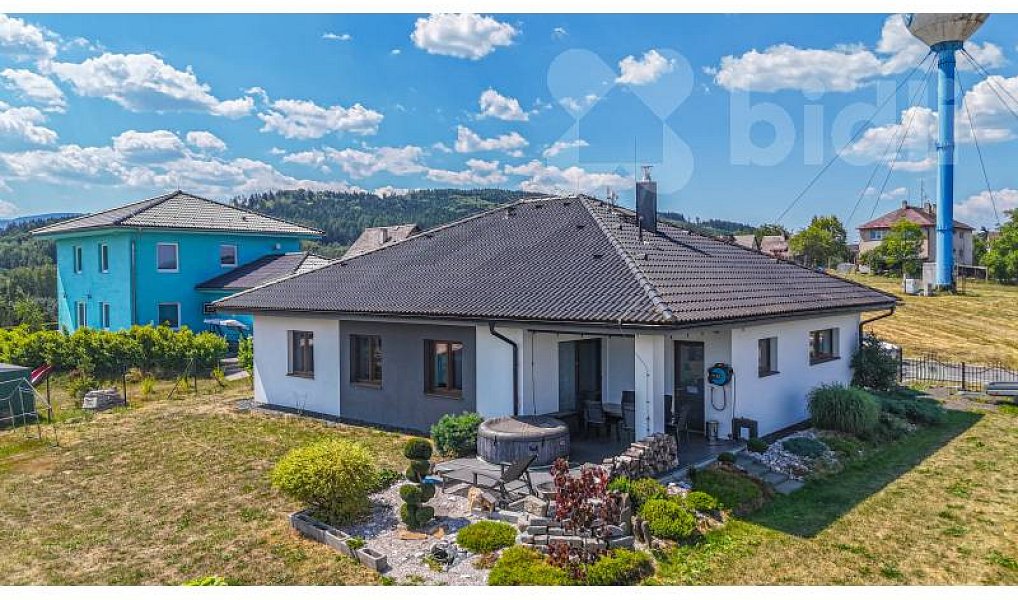 Prodej domu 189 m² s pozemkem 921 m², Nýrsko – náhled fotky 3