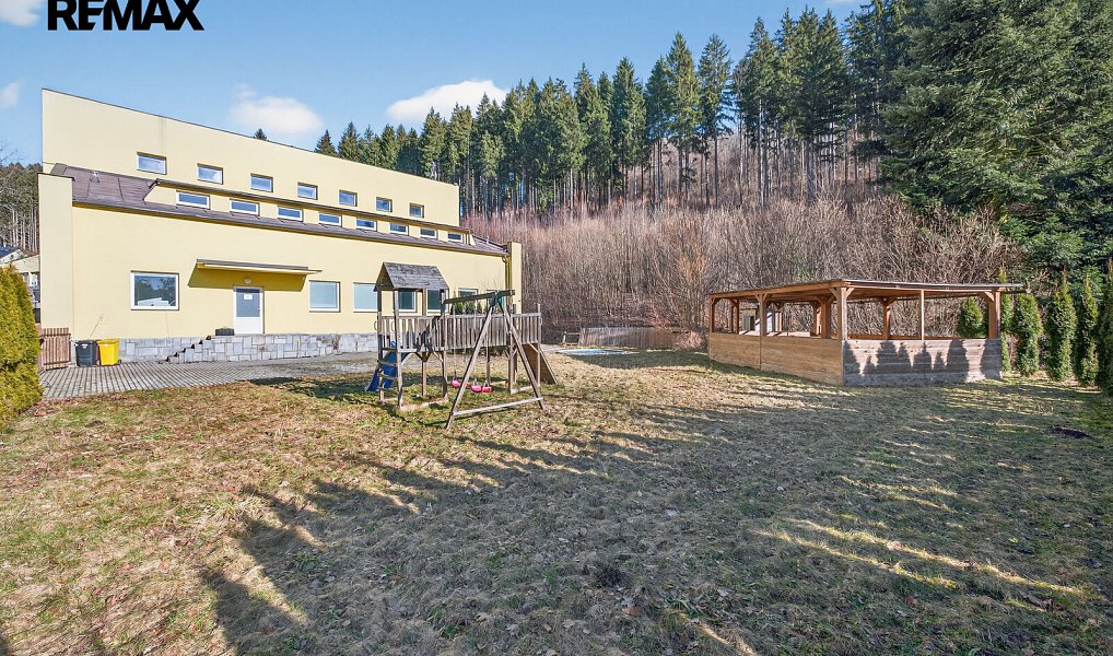 Prodej ubytovacího objektu 1 978 m², Jeseník – náhled fotky 31