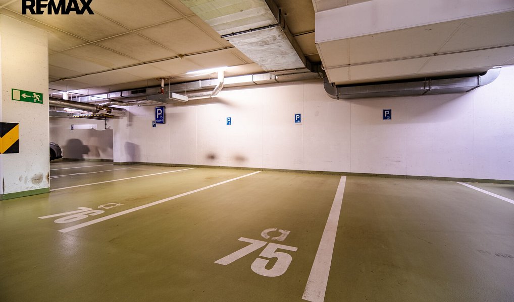 Pronájem bytu 1+kk 44 m², Praha – náhled fotky 12