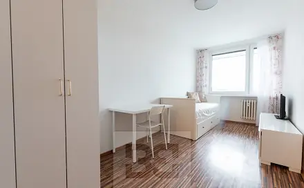 Pronájem bytu 1+1 20 m², Milánská, Praha 10 - Horní Měcholupy