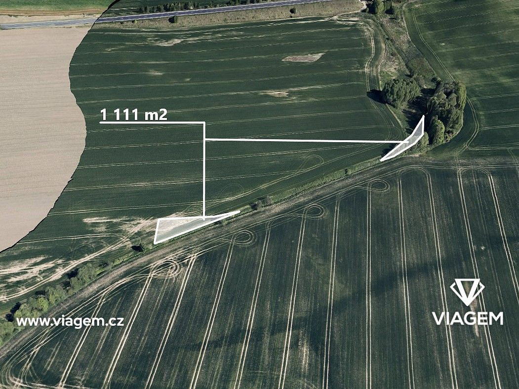 Prodej pole 1 111 m²