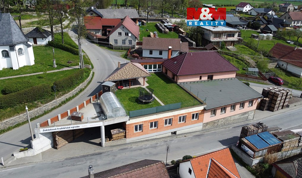 Prodej výrobních prostor 1 200 m², Spálov – fotka 1 z 30