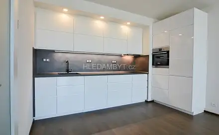 Pronájem bytu 3+kk 82 m²