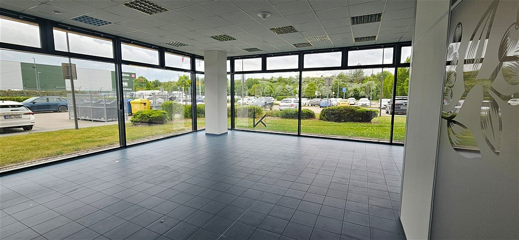 Pronájem kanceláře 132 m² — photo 2