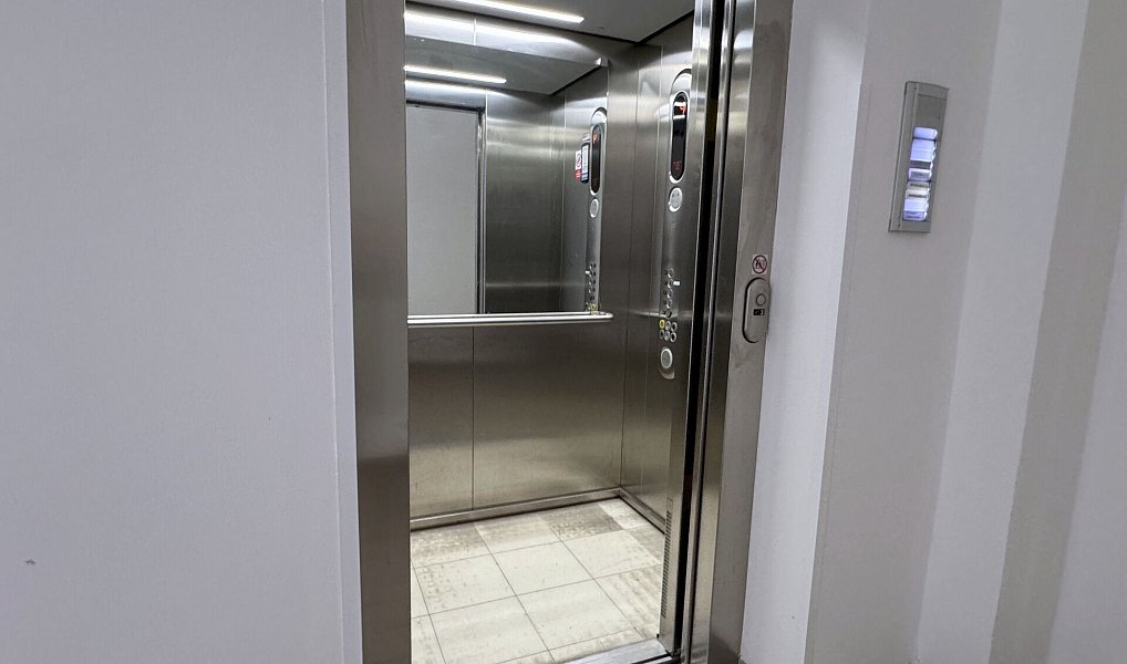 Pronájem kanceláře 49 m², Karlovy Vary – náhled fotky 9