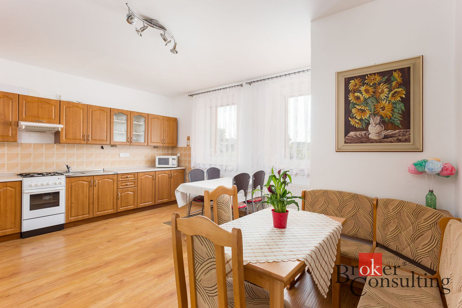 Prodej domu 202 m² s pozemkem 295 m² — photo 2