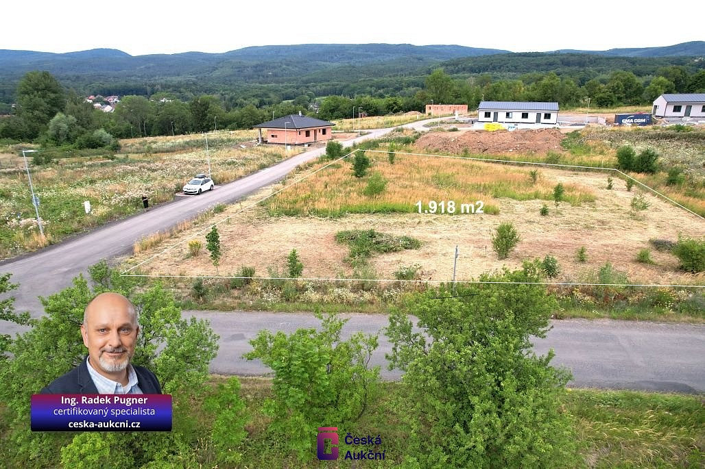 Prodej stavebního pozemku 1 918 m²