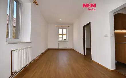 Pronájem bytu 2+1 55 m², Valdštejnovo náměstí, Jičín - Staré Město