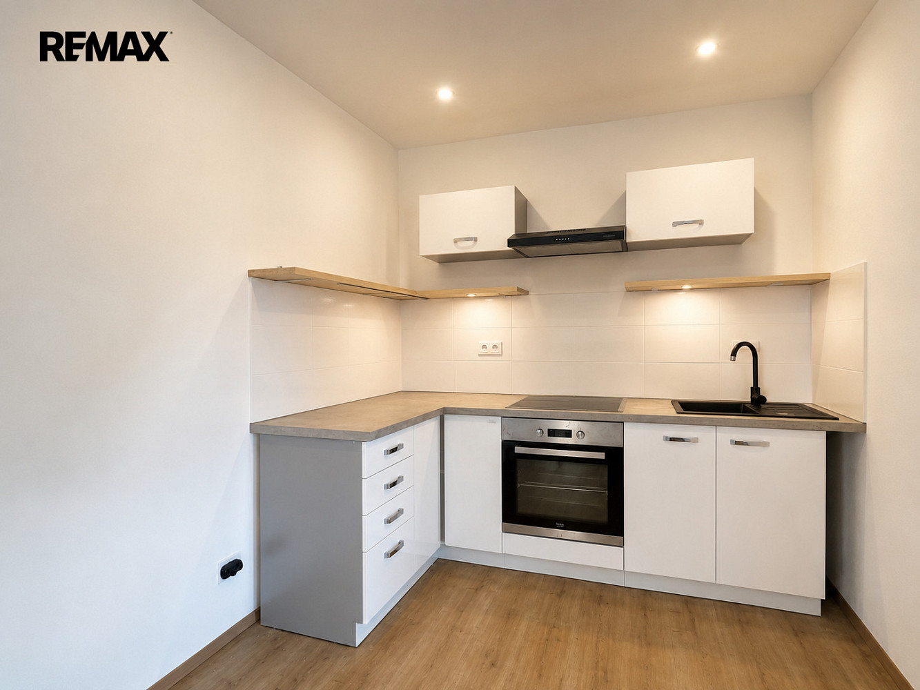 Pronájem bytu 2+kk 55 m² – fotografie 3