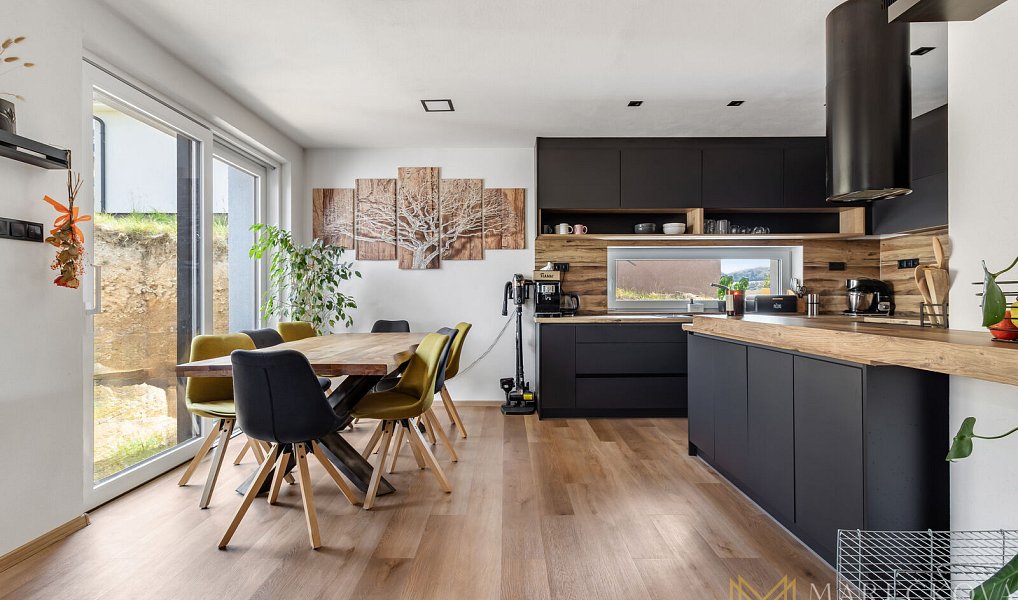 Prodej domu 178 m² s pozemkem 808 m², Brnířov – náhled fotky 11