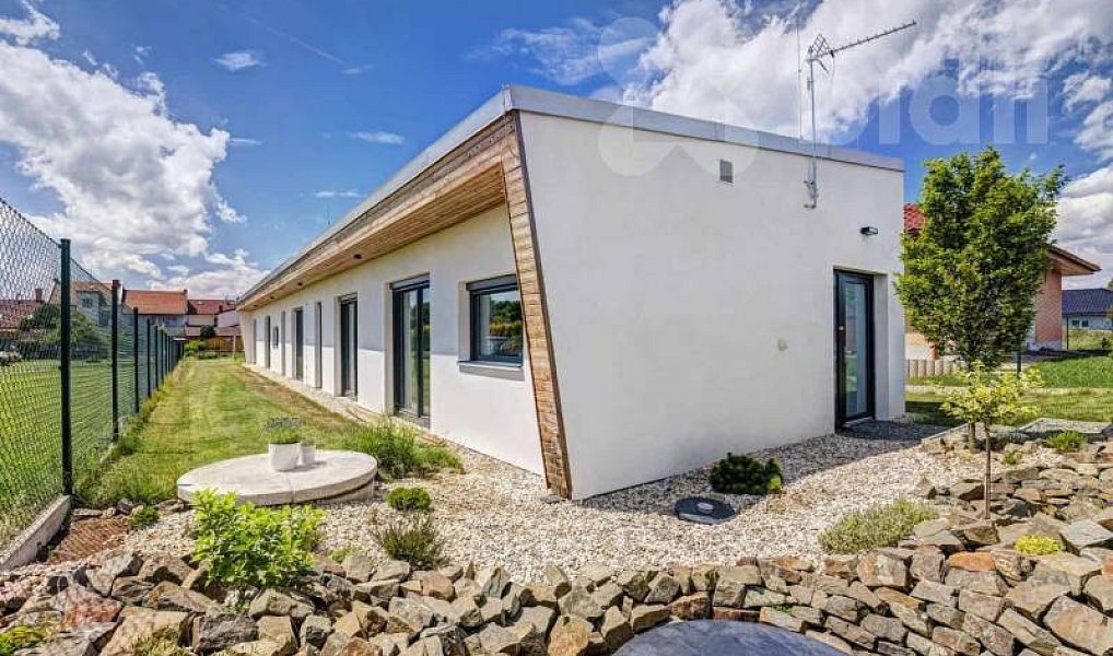 Prodej stavebního pozemku 1 537 m², Králův Dvůr – náhled fotky 2