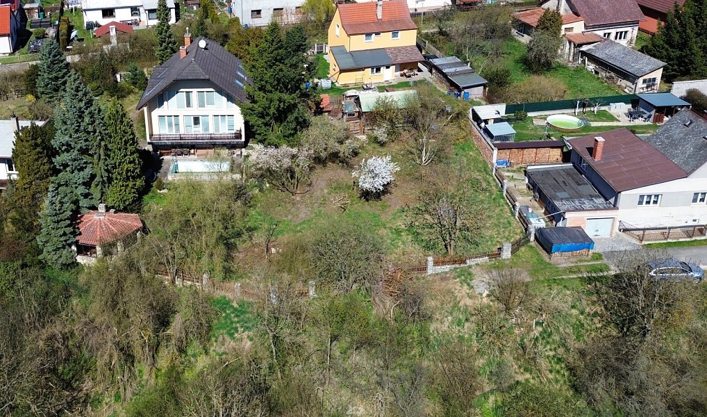 Prodej stavebního pozemku 588 m², Bělá pod Bezdězem – náhled fotky 3