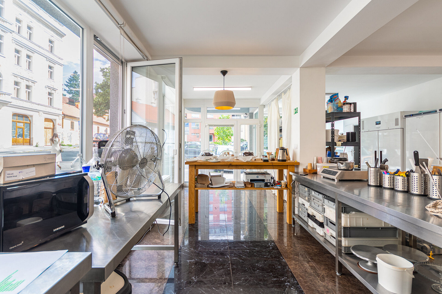 Prodej obchodních prostor 123 m² – fotografie 2