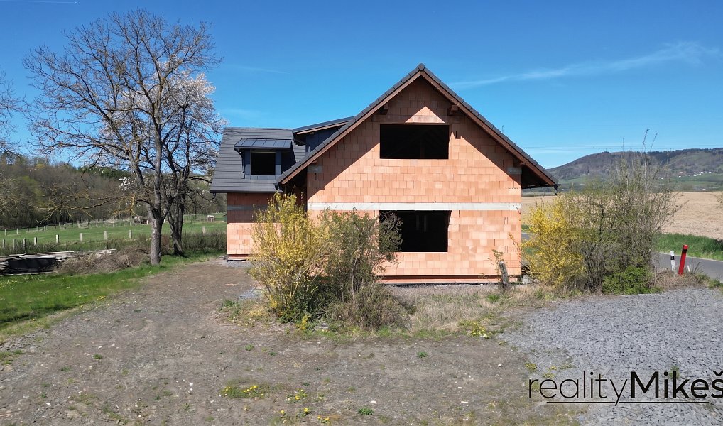 Prodej domu 252 m² s pozemkem 1 445 m², Rovensko pod Troskami – náhled fotky 7