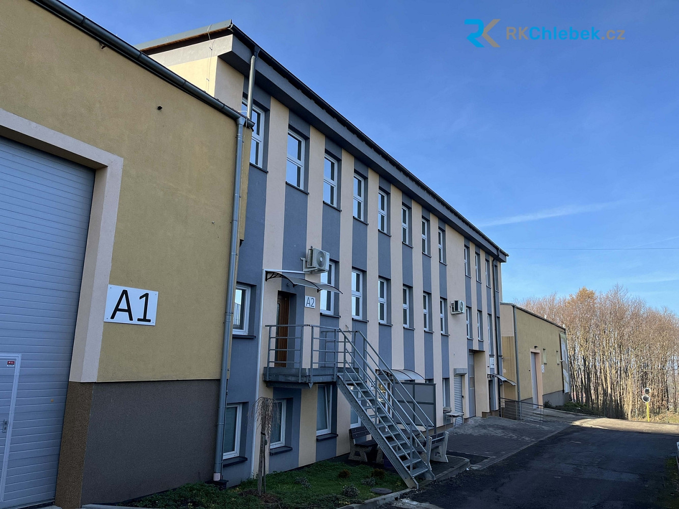 Pronájem kanceláře 409 m² – fotografie 2