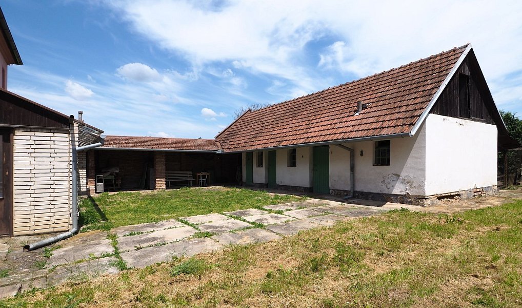 Pronájem domu 197 m² s pozemkem 1 010 m², Nemochovice – náhled fotky 3