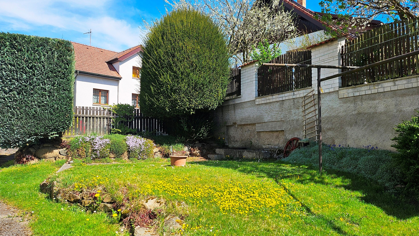Prodej domu 161 m² s pozemkem 625 m² – další