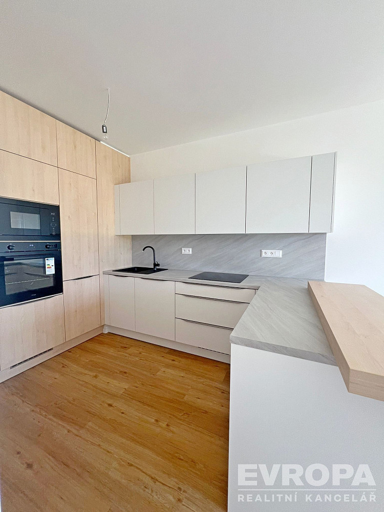 Pronájem bytu 3+kk 74 m² – fotografie 5