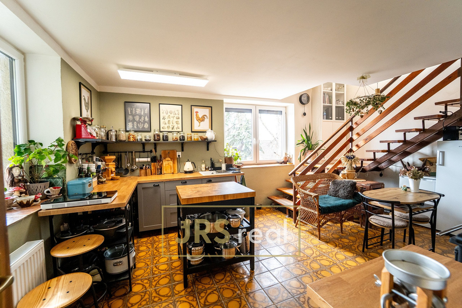 Prodej nájemního domu, činžáku 295 m² — photo 2