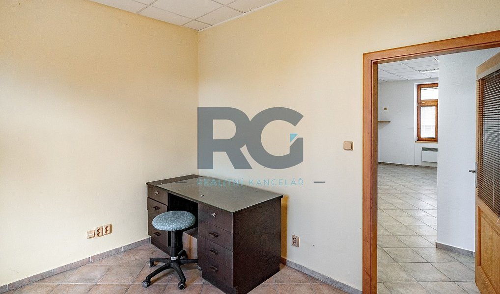 Prodej domu 568 m² s pozemkem 903 m², Písek – náhled fotky 16