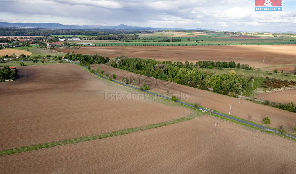 Prodej pozemku 2 067 m², Budyně nad Ohří – náhled fotky 3