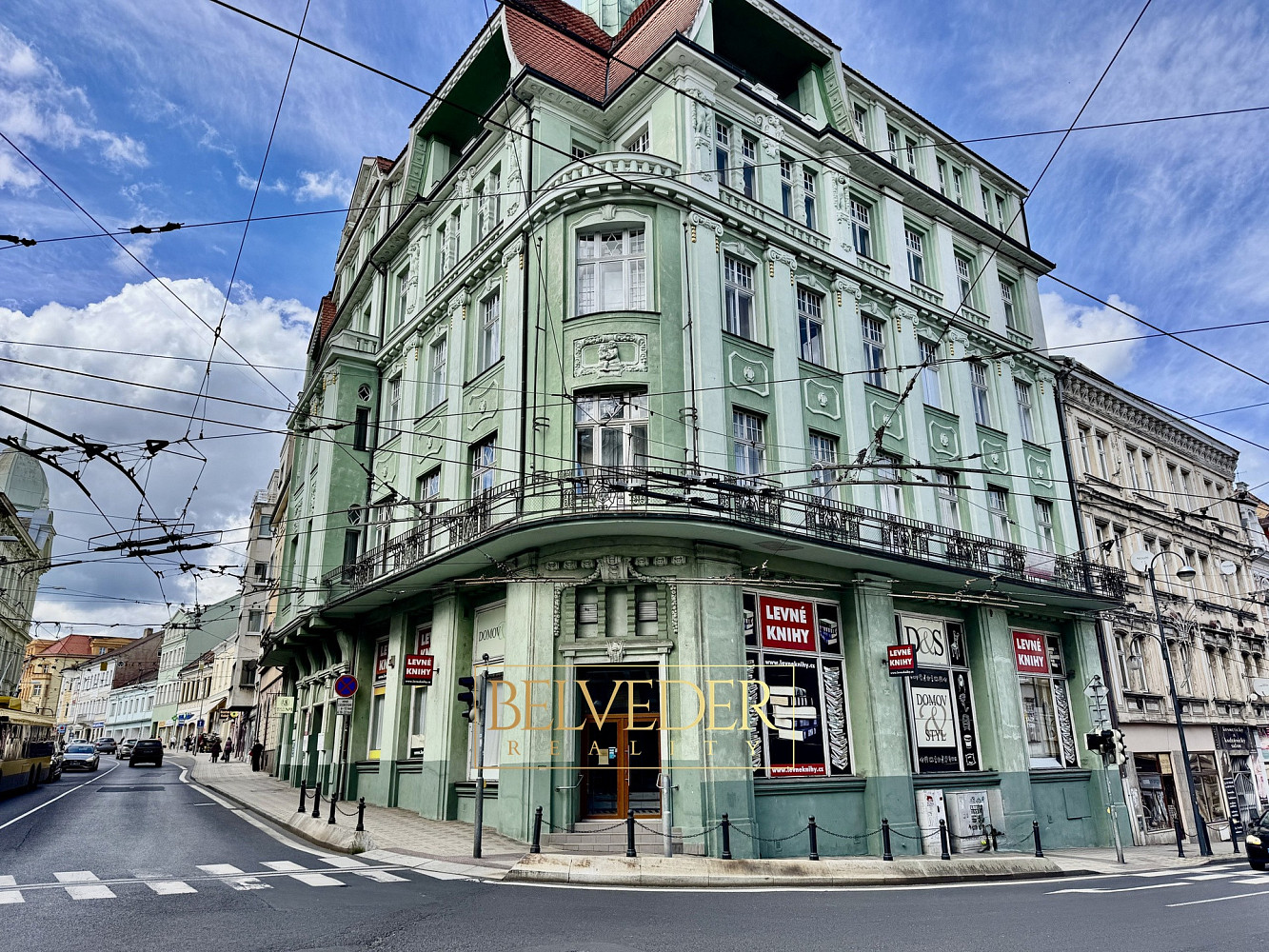 Pronájem obchodních prostor 441 m²