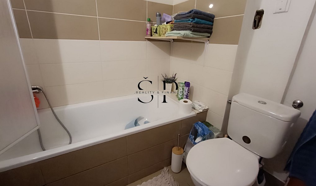 Prodej chaty/chalupy 240 m² s pozemkem 386 m², Hlohovice – náhled fotky 9