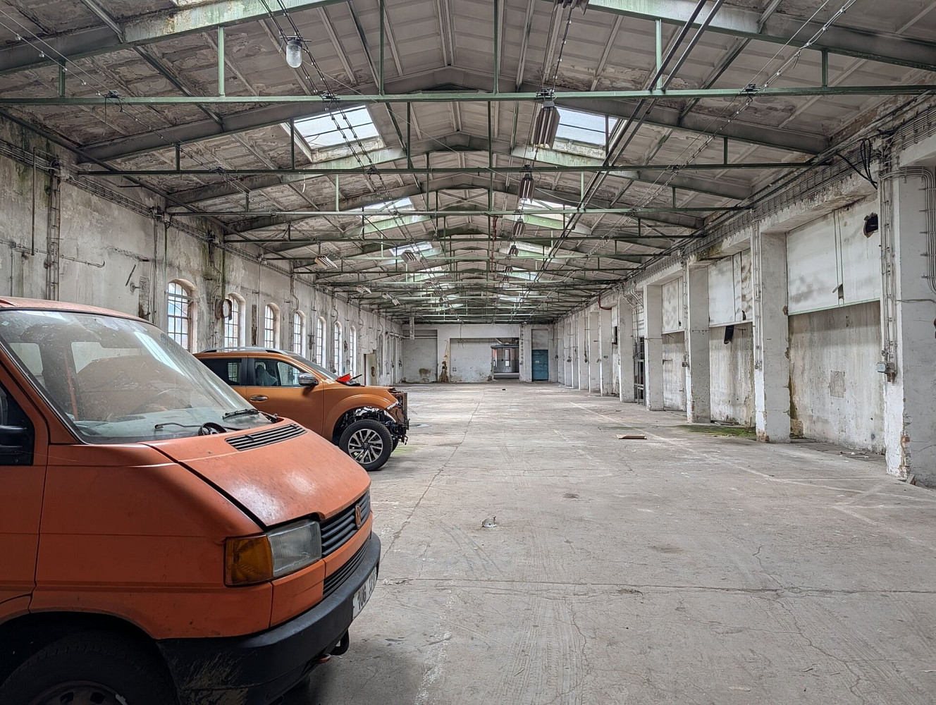 Pronájem skladovacích prostor 350 m² – fotografie 2