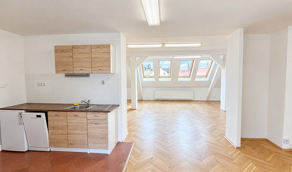 Pronájem kanceláře 150 m², Praha – náhled fotky 4