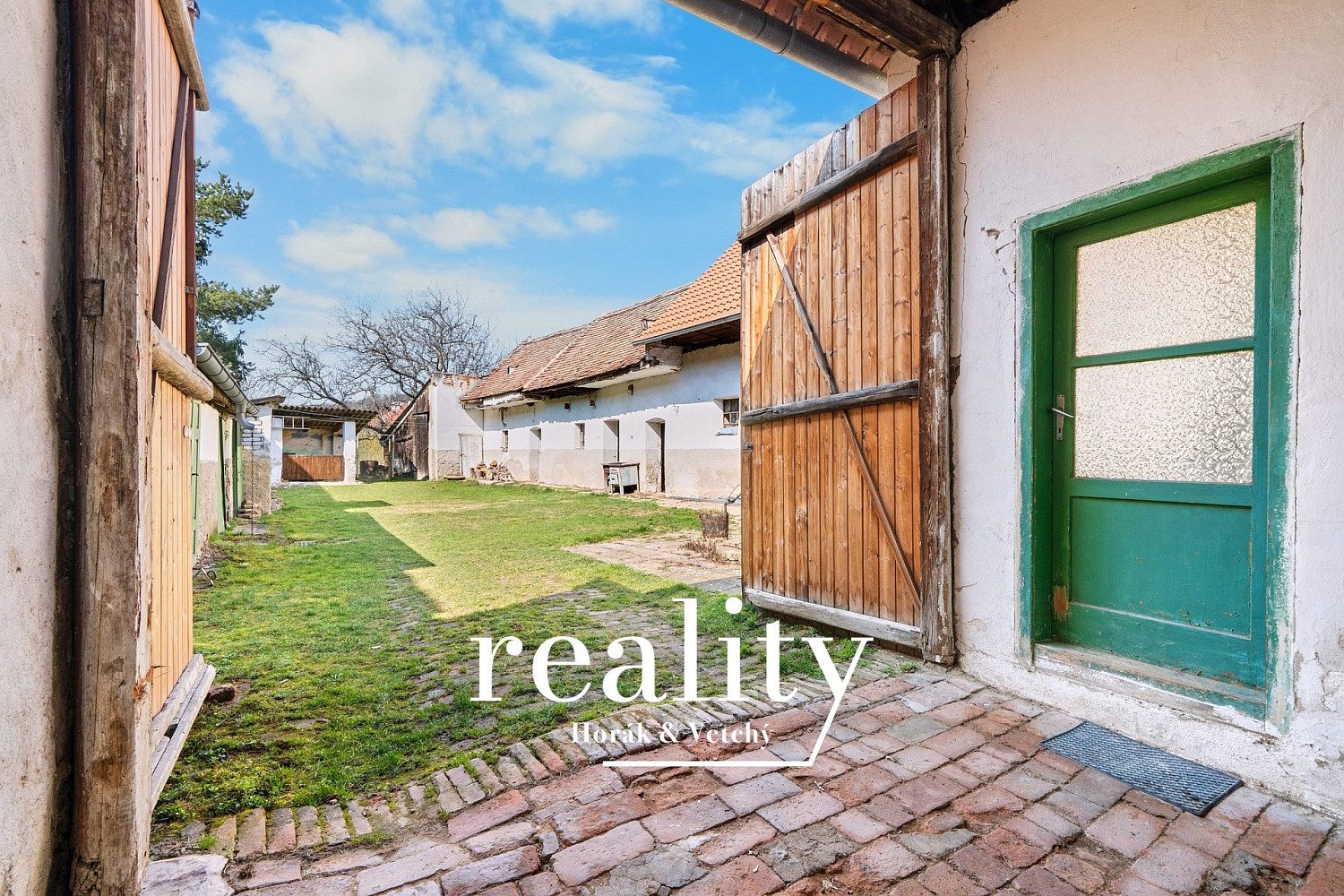 Prodej domu 104 m² s pozemkem 1 210 m² – fotografie 2