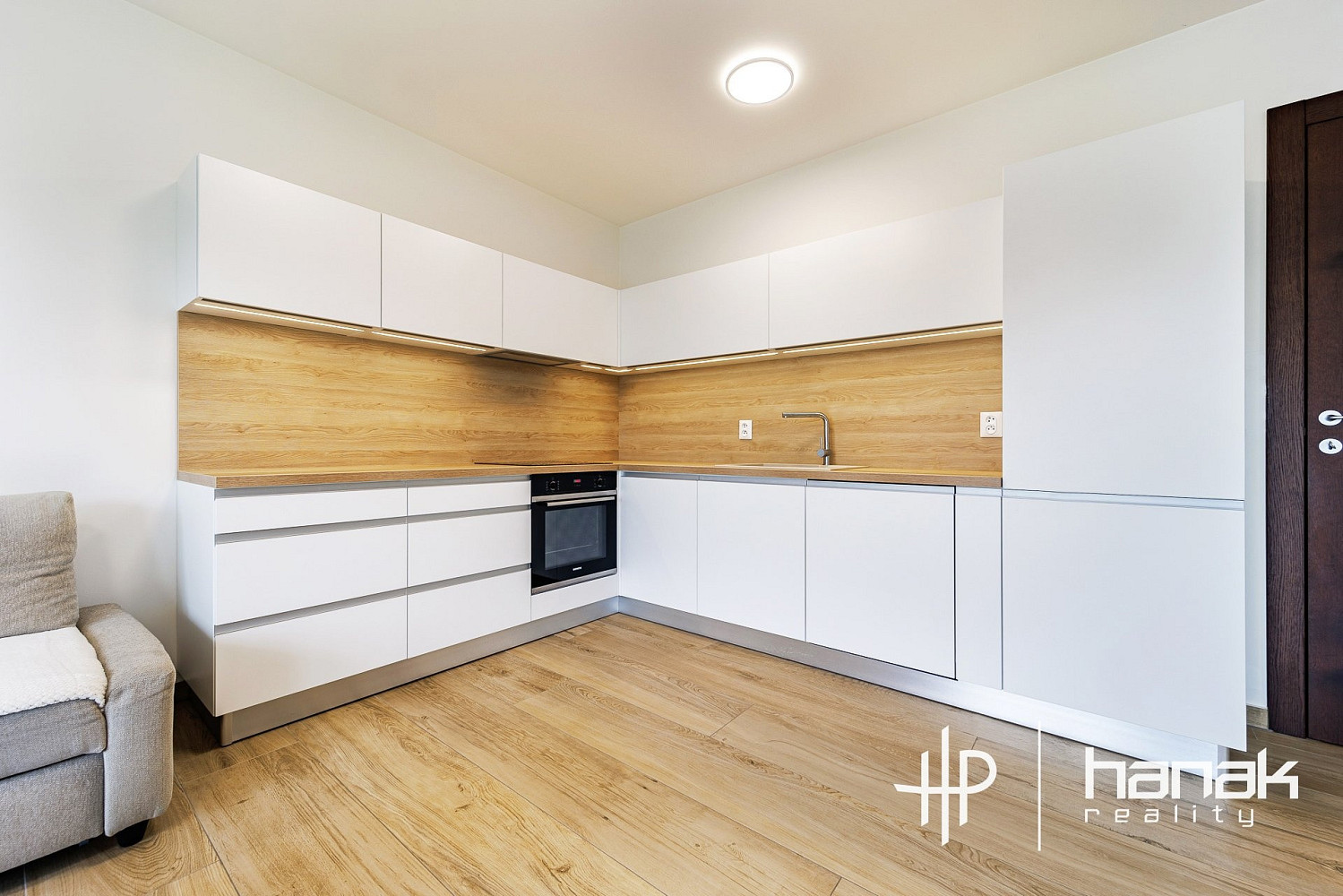 Pronájem bytu 2+kk 53 m² – fotografie 2