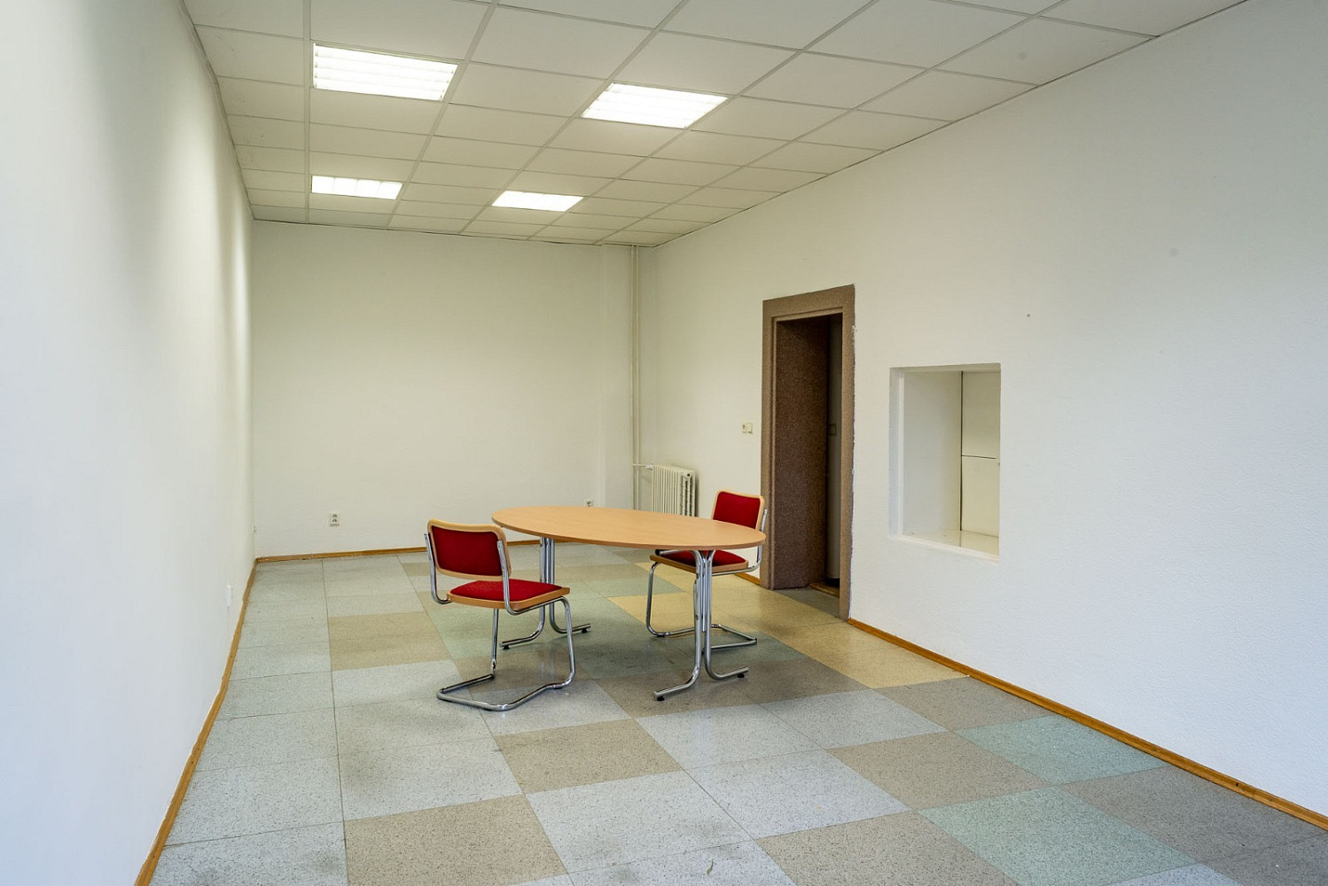 Pronájem kanceláře 33 m² — photo 2