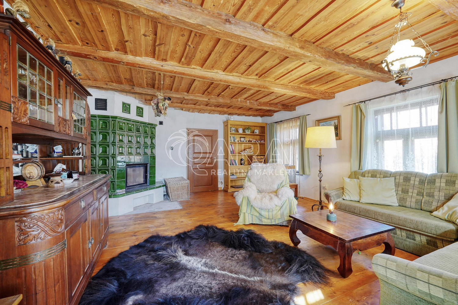 Prodej domu 450 m² s pozemkem 2 412 m²