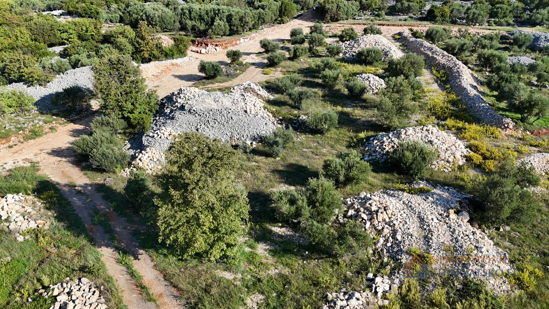 Pozemek 758 m2m², Krk – další
