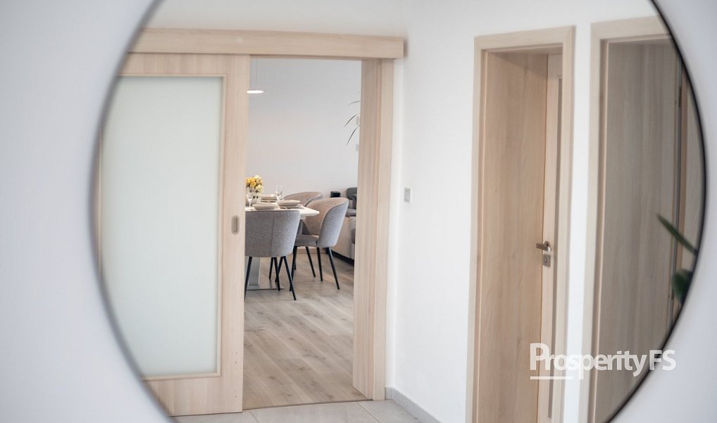 Prodej domu 176 m² s pozemkem 647 m², Knínice – náhled fotky 22