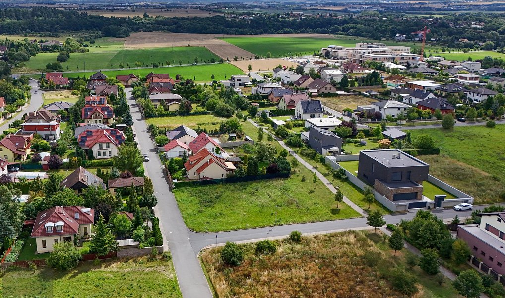 Prodej domu 200 m² s pozemkem 1 196 m², Jesenice – náhled fotky 4