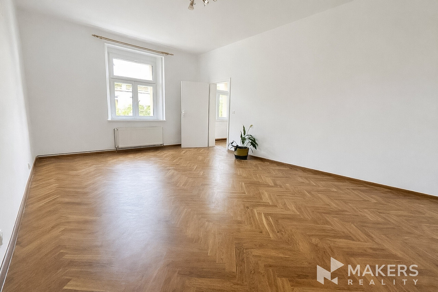 Pronájem bytu 2+kk 80 m² – fotografie 2