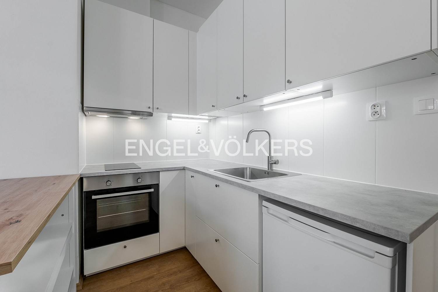 Pronájem bytu 2+kk 42 m² — photo 2