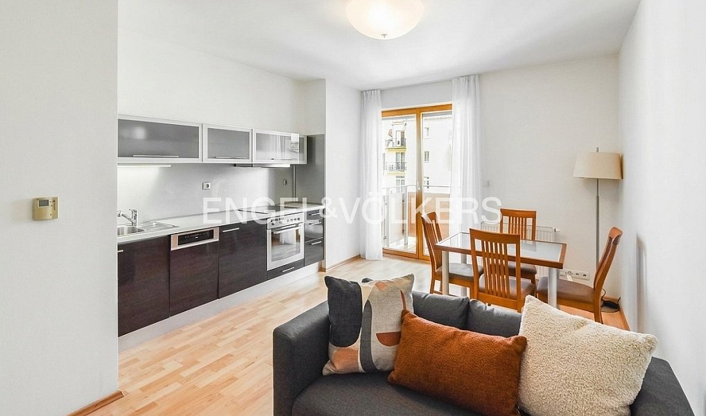 Pronájem bytu 2+kk, 45 m², Smíchov - Praha 5, Praha