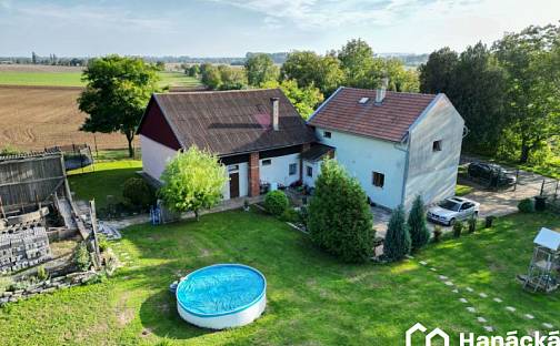 Prodej domu 180 m² s pozemkem 18 790 m², Hněvotín, okres Olomouc