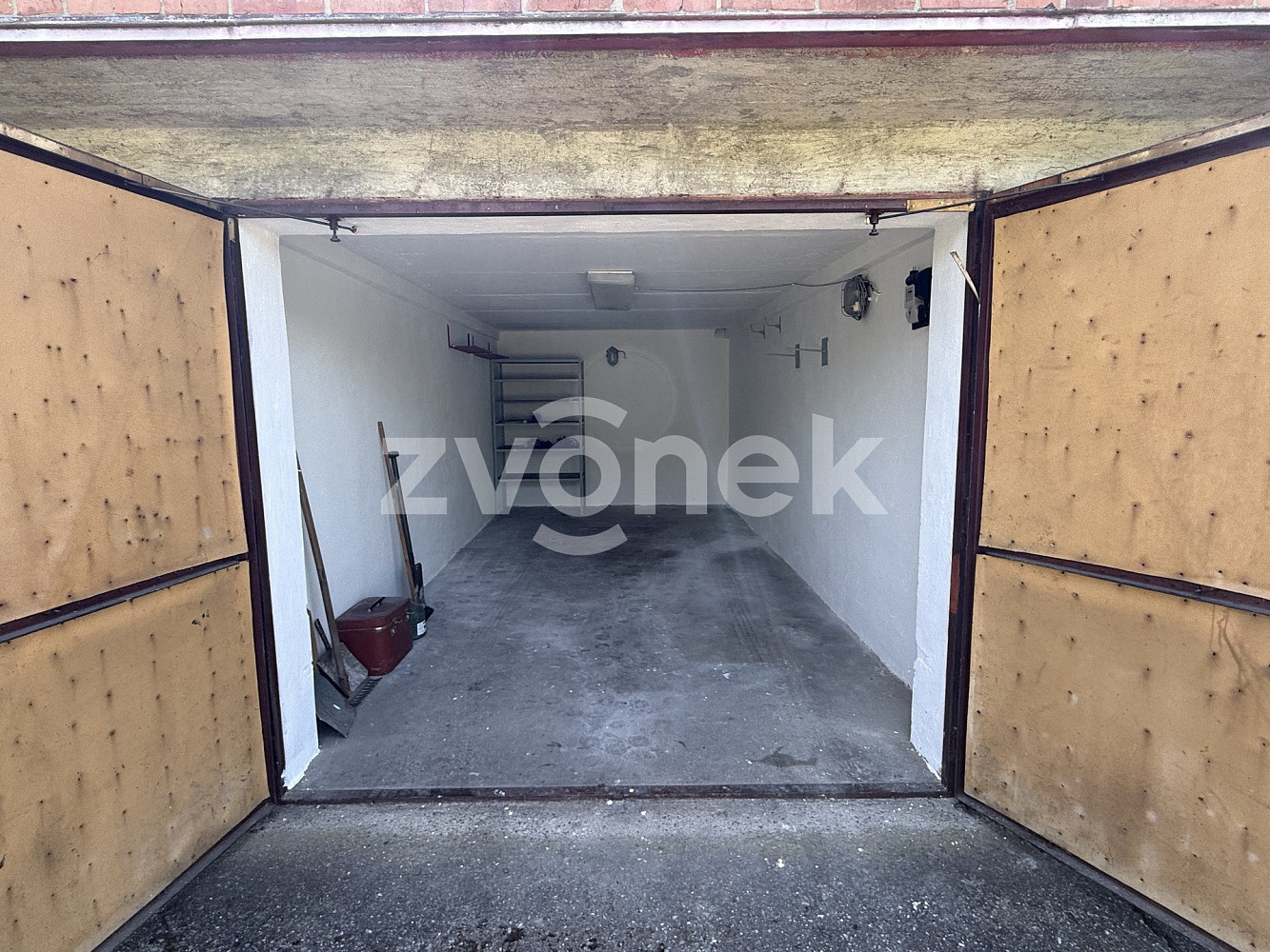 Pronájem garáže 22 m2, zlín — photo 2