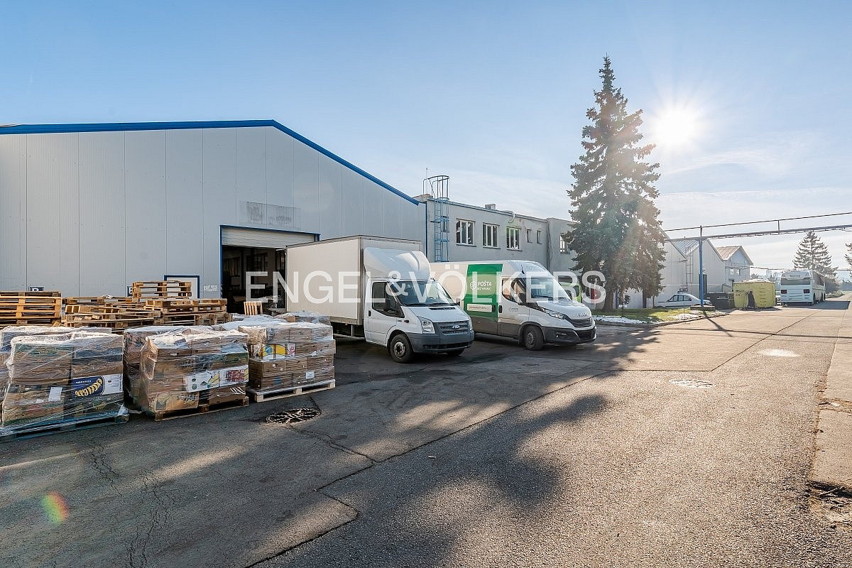 Pronájem skladovacích prostor 3 360 m² – fotografie 2