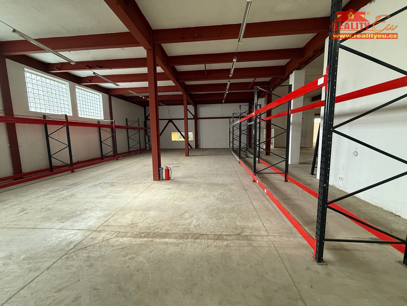Pronájem skladovacích prostor 850 m² – fotografie 3
