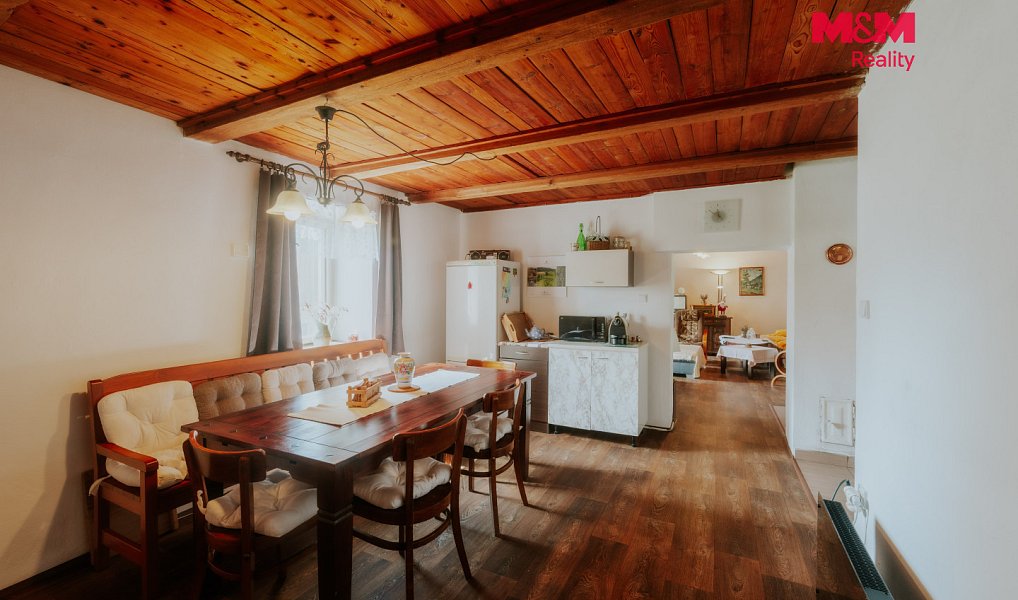 Prodej domu 250 m² s pozemkem 875 m², Kadov – náhled fotky 2